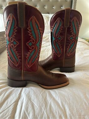 Ariat Brown Leather Cowboy Boots with Teal Embroidery